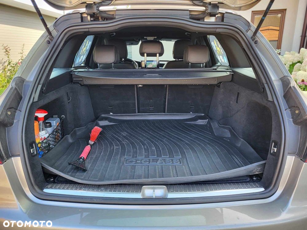Mercedes-Benz Klasa C 220 d T 9G-TRONIC AMG Line - 21