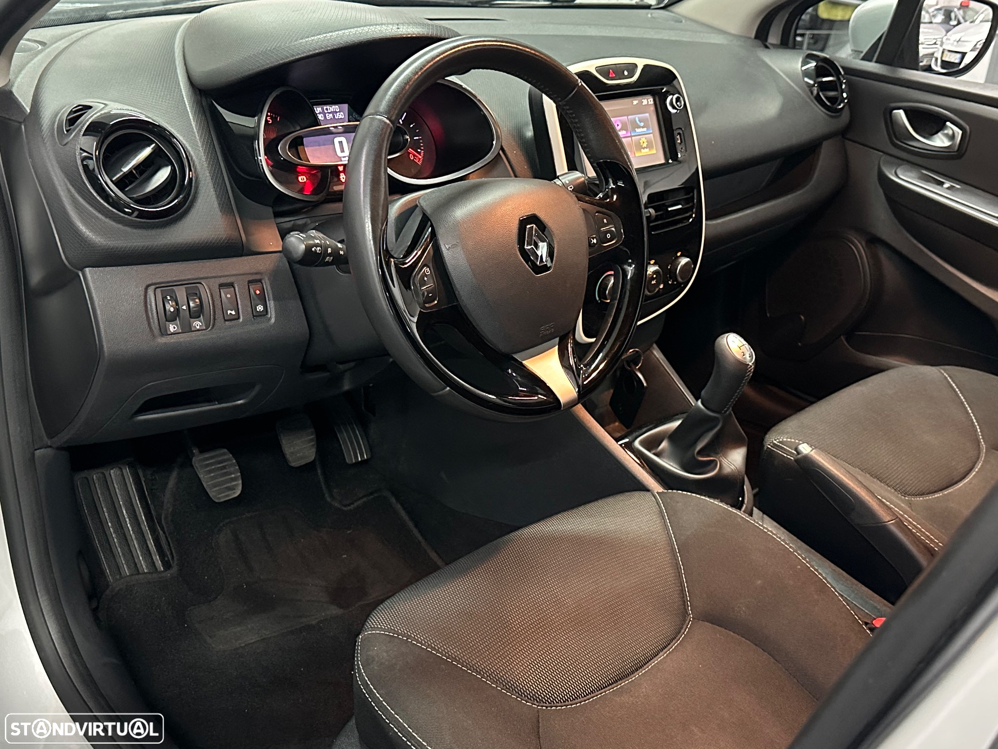 Renault Clio 1.5 dCi Dynamique S - 14