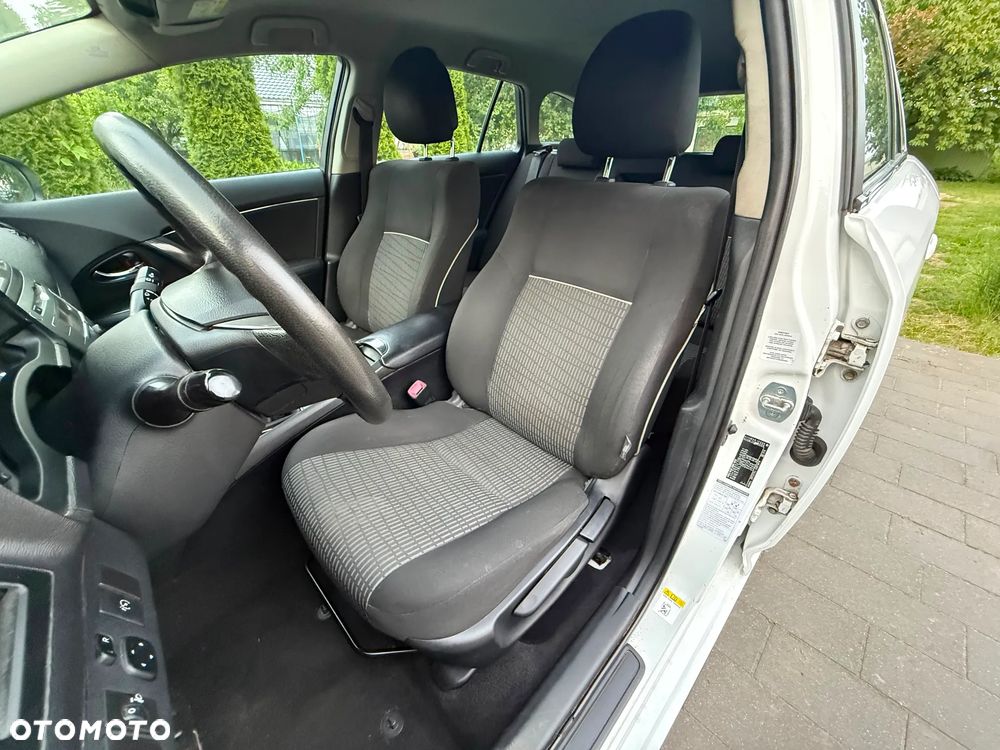 Toyota Avensis - 9