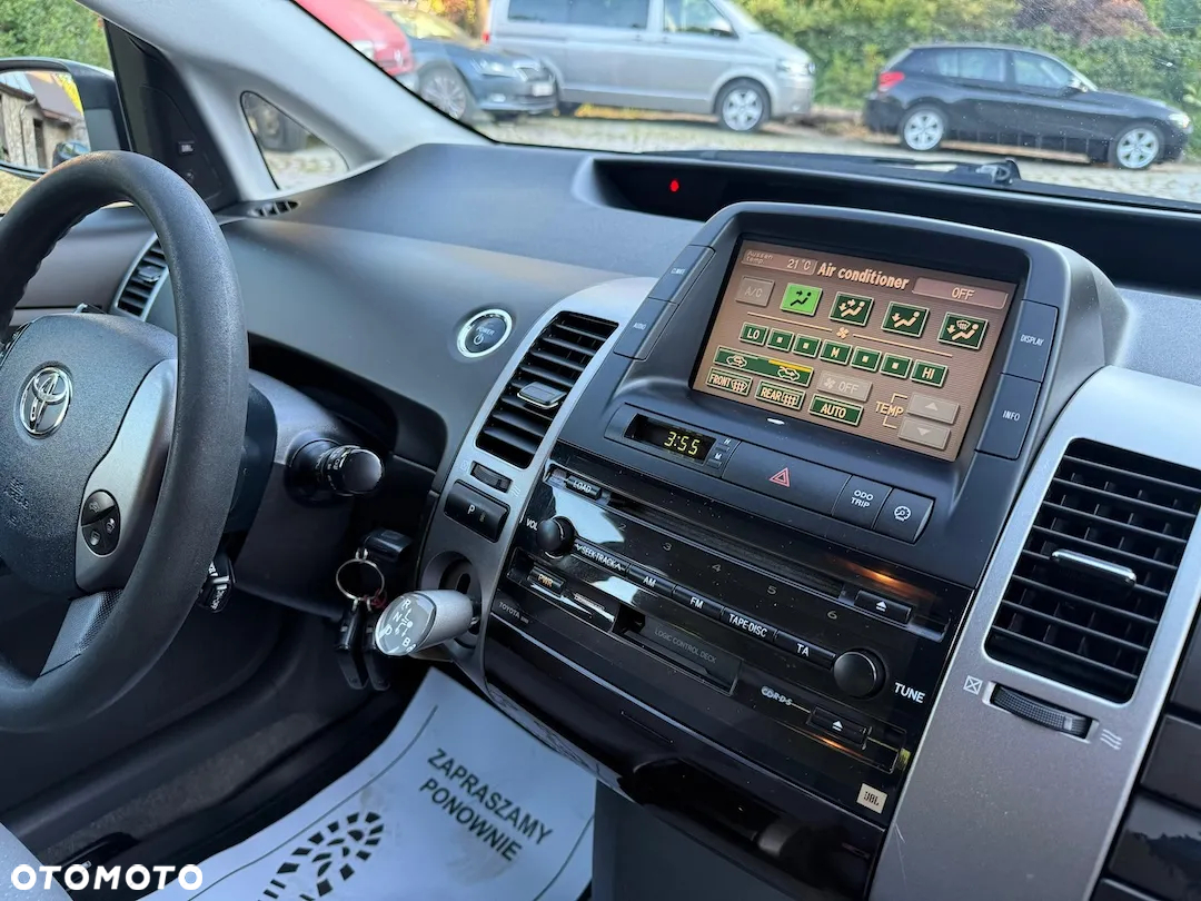 Toyota Prius (Hybrid) - 19