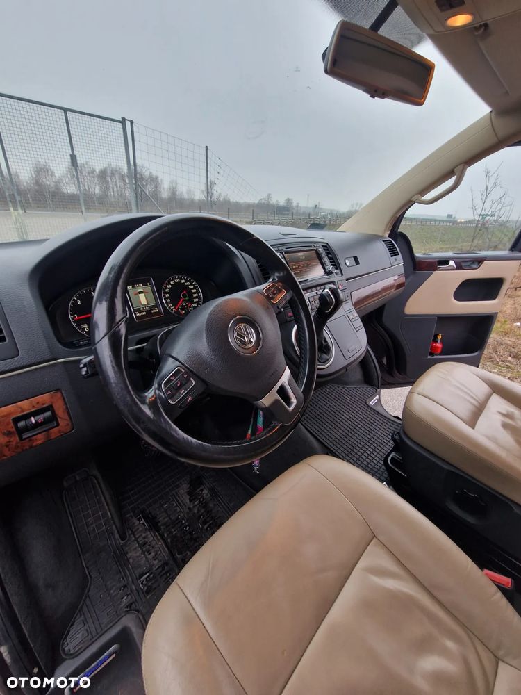 Volkswagen Multivan - 16