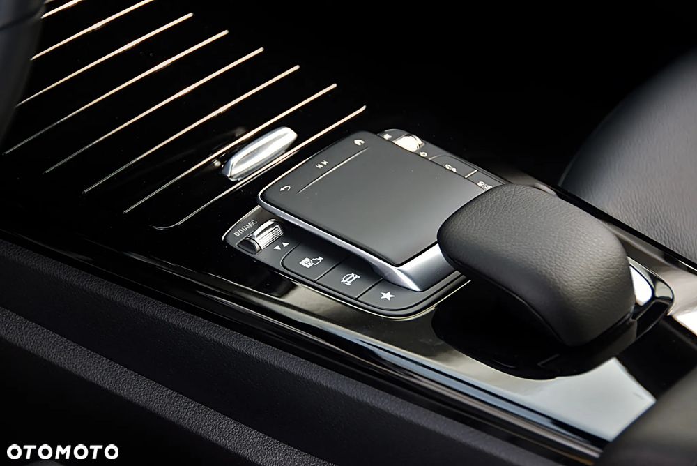 Mercedes-Benz Klasa A 200 7G-DCT - 30