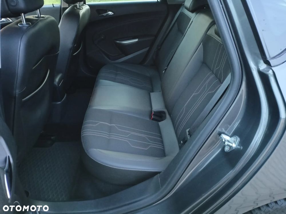 Opel Astra 1.4 Turbo 150 Jahre - 14