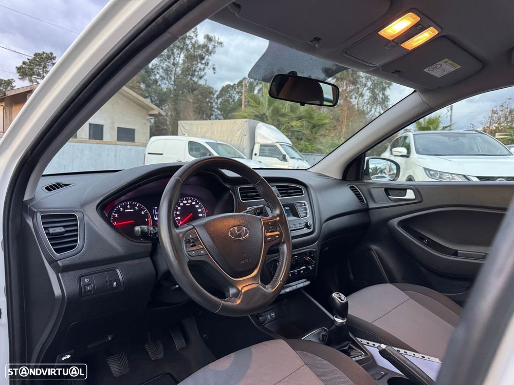 Hyundai i20 1.2 Comfort - 20