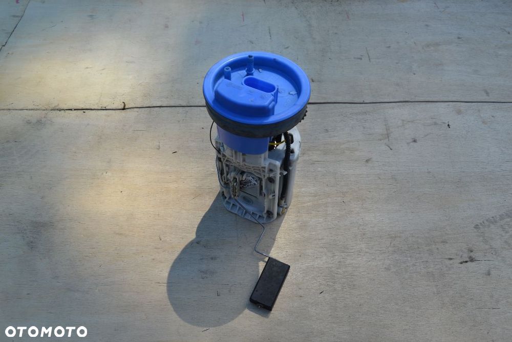 AUDI A3 8L POMPA PALIWA 8L0919050