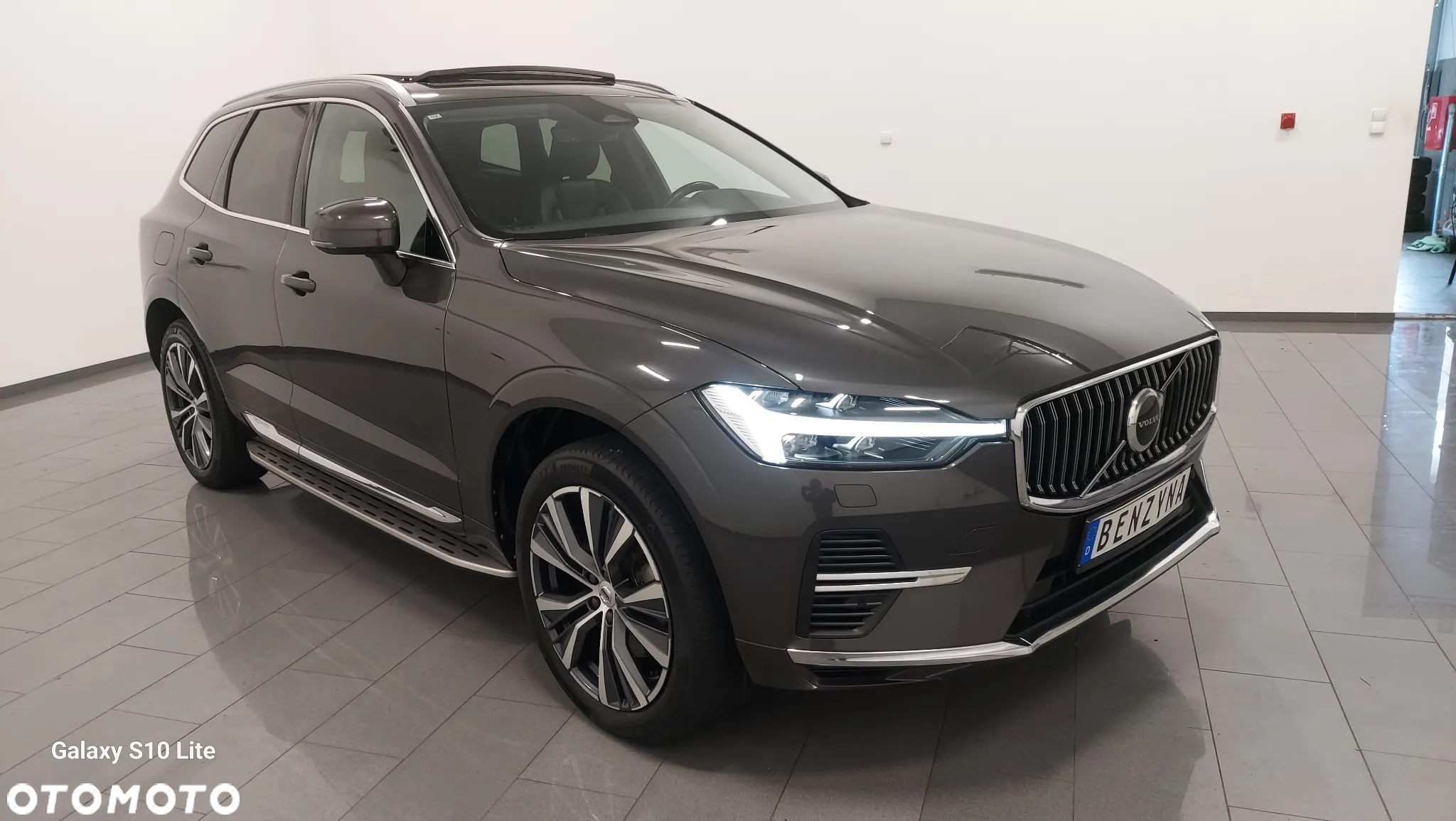 Volvo XC 60 T6 Plug-In Hybrid AWD Inscription - 2