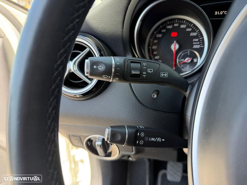 Mercedes-Benz GLA 180 AMG Line - 21