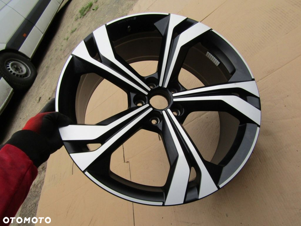 1x Felga Aluminiowa 20 Audi Q3 / 8,5 j 5x112 ET38 / 83A601025AC / Oryginał - 3