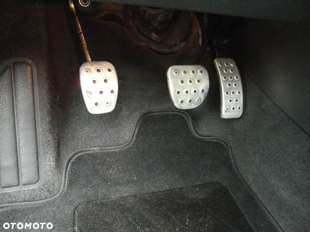 Renault Laguna ENERGY dCi 175 FAP Start & Stop GT - 29