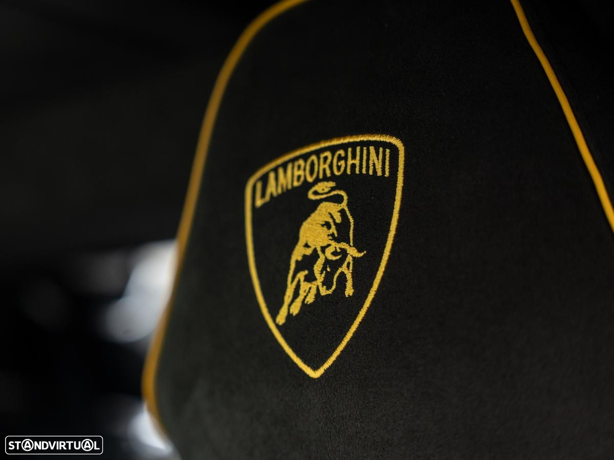 Lamborghini Revuelto - 16