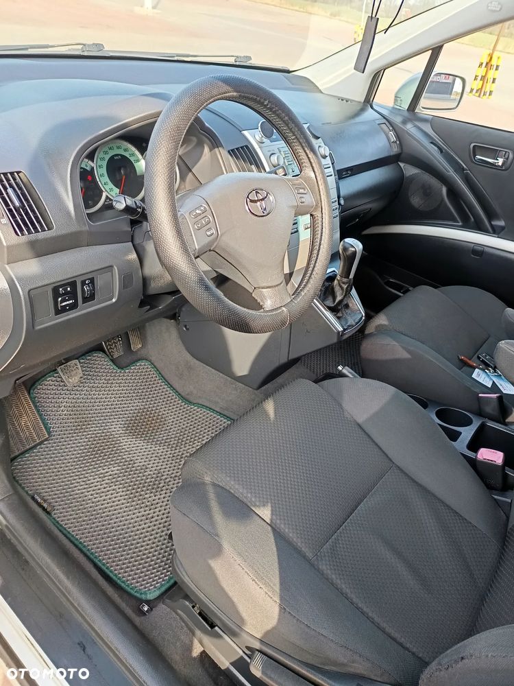 Toyota Corolla Verso 2.0 D-4D Prestige - 11