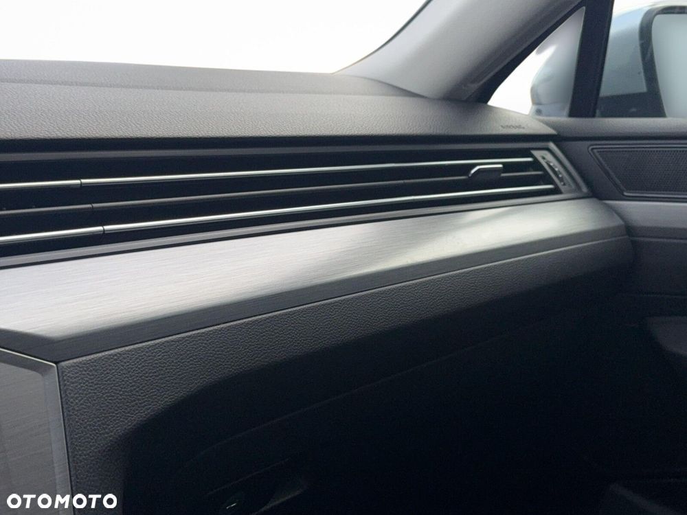 Volkswagen Passat - 34