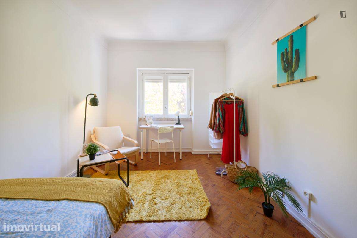Quarto - localizado em Roma-Areeiro Lisbon - Grande imagem: 5/25