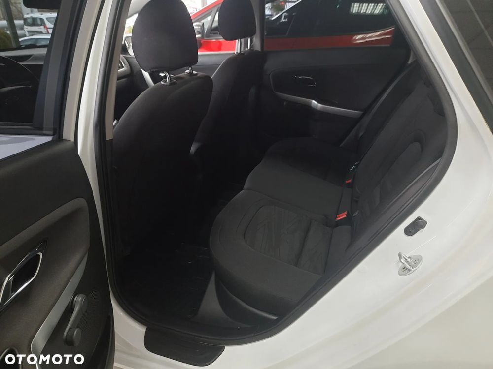 Kia Ceed 1.6 GDI SW Dream-Team Edition - 13