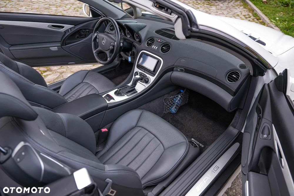 Mercedes-Benz SL - 32