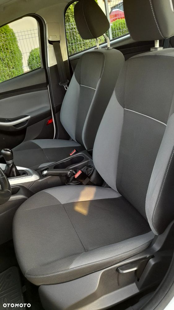 Ford Focus 1.6 16V Fun - 12