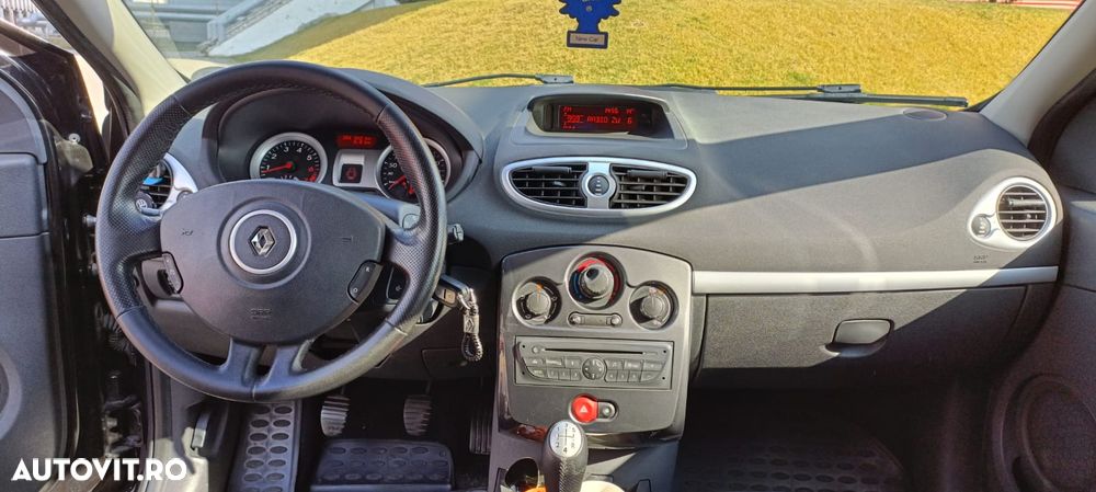 Renault Clio III 1.2 16V Extreme - 5