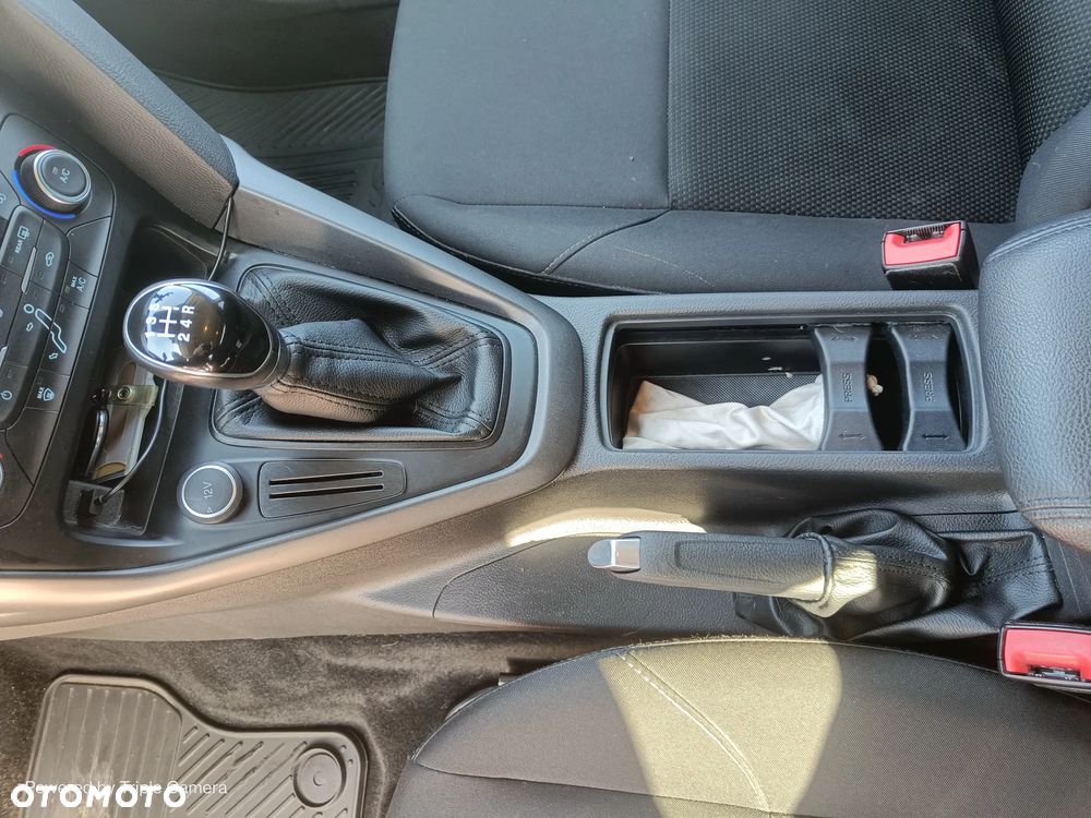 Ford Focus 1.6 SYNC Edition - 5