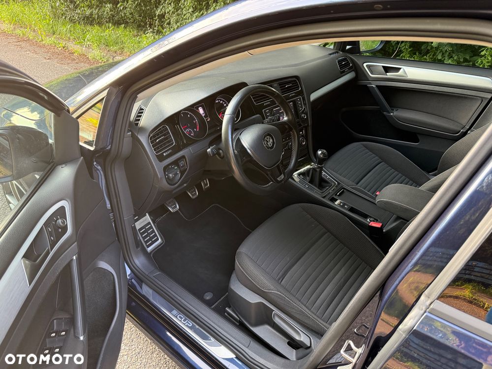 Volkswagen Golf 2.0 BlueTDI Cup - 13