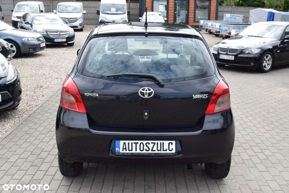 Toyota Yaris - 8