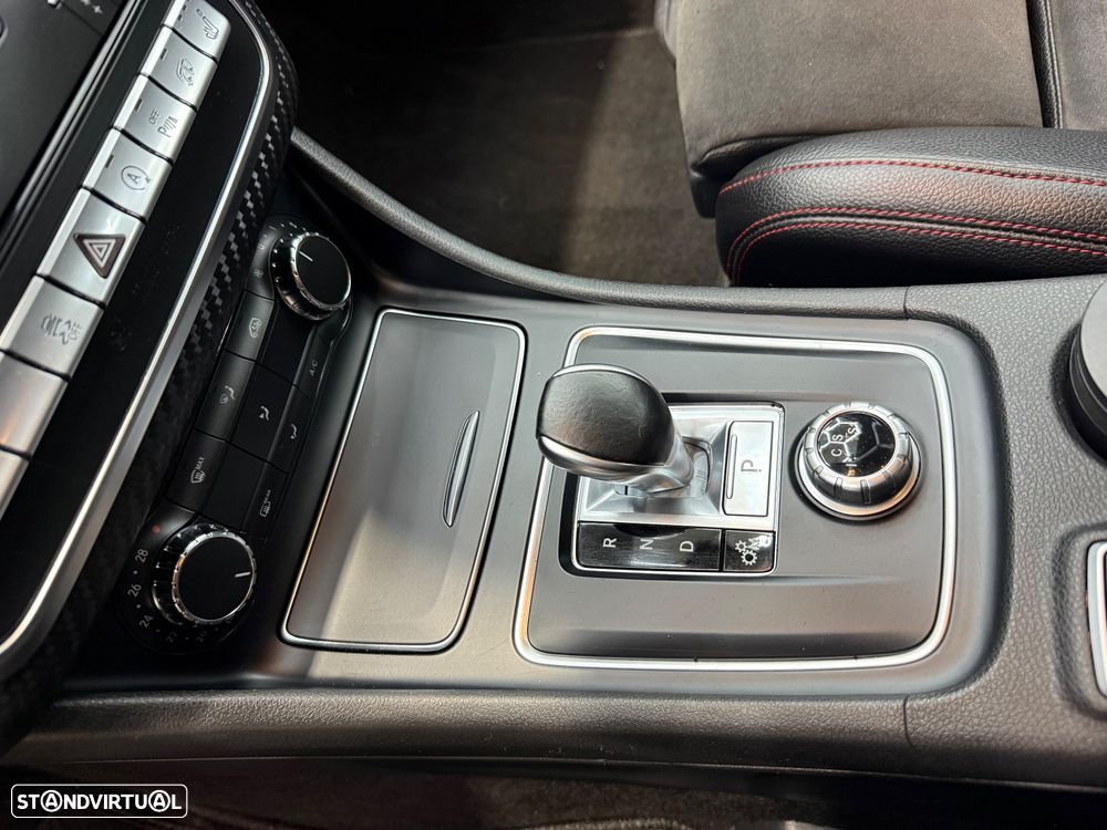 Mercedes-Benz A 45 AMG 4Matic Speedshift 7G-DCT - 18