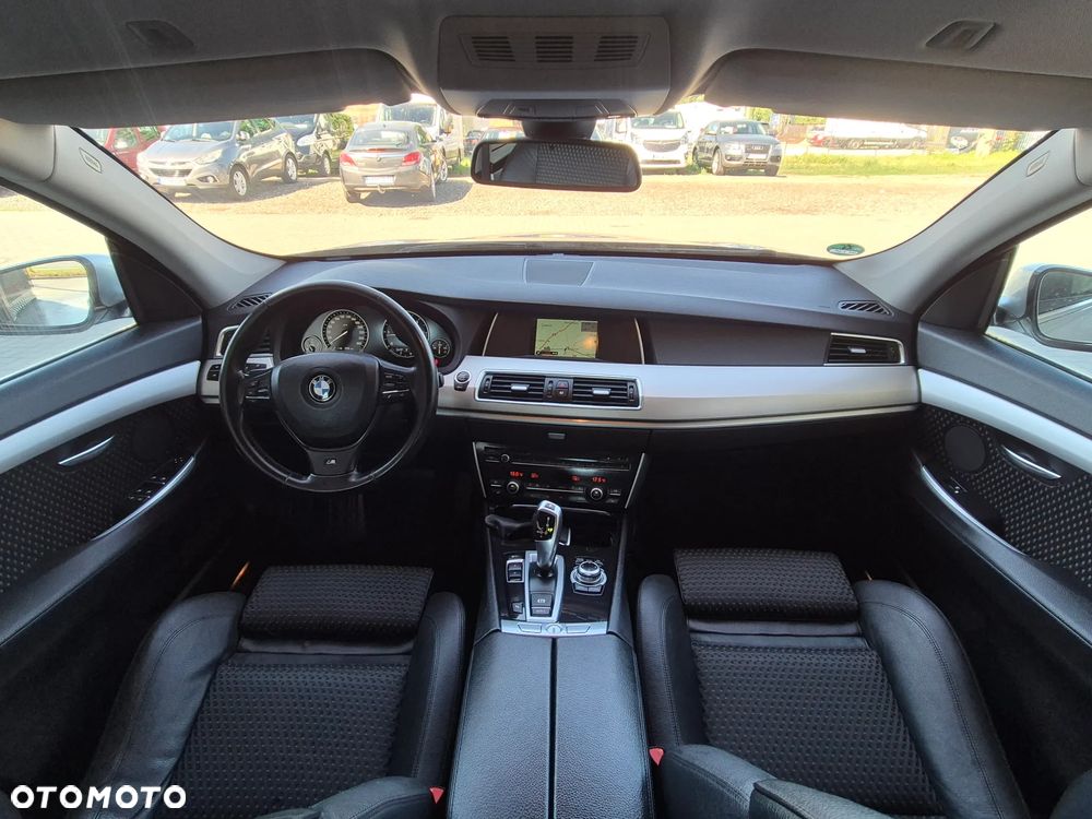 BMW 5GT - 30
