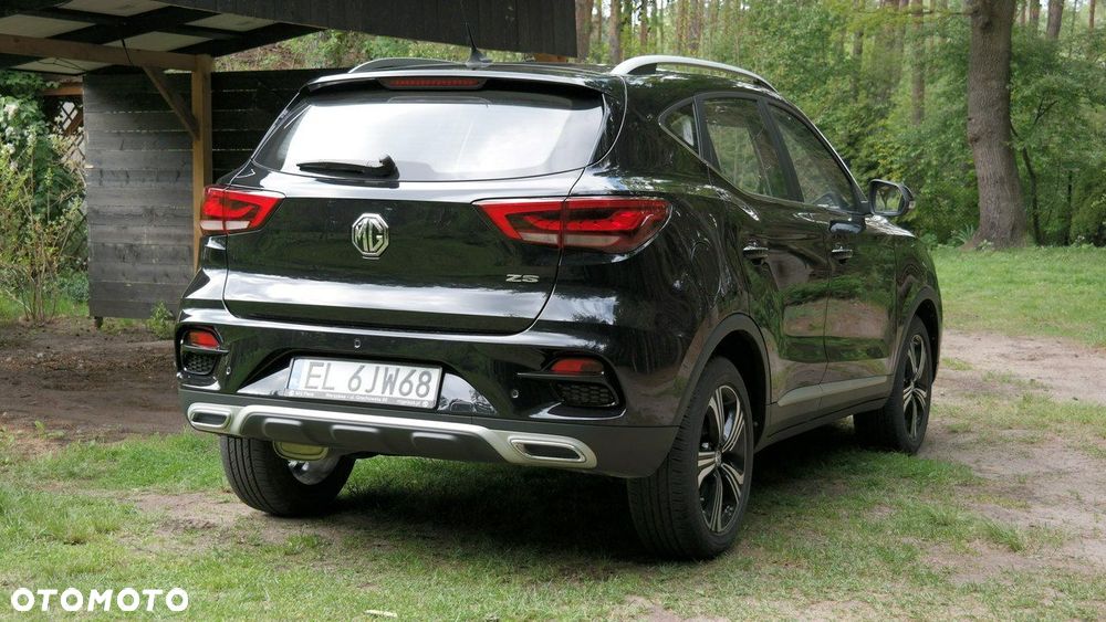 MG ZS - 28