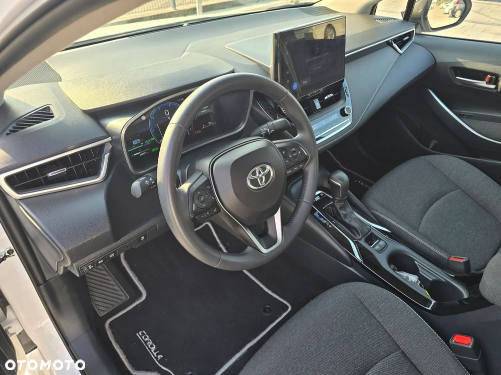 Toyota Corolla 1.8 Hybrid Comfort - 23