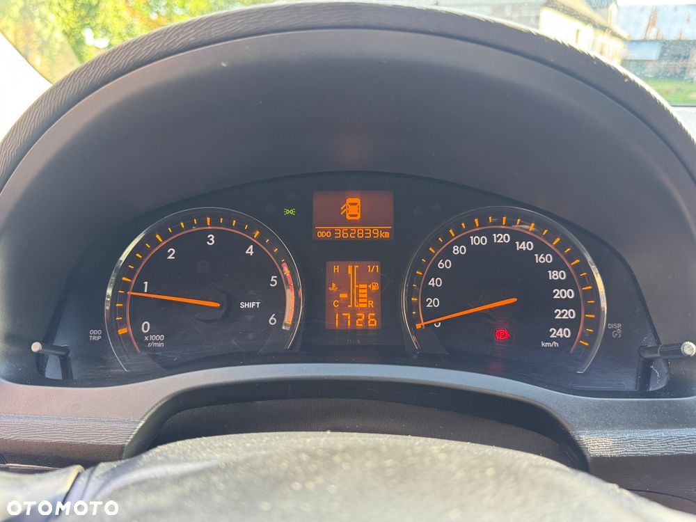 Toyota Avensis - 5