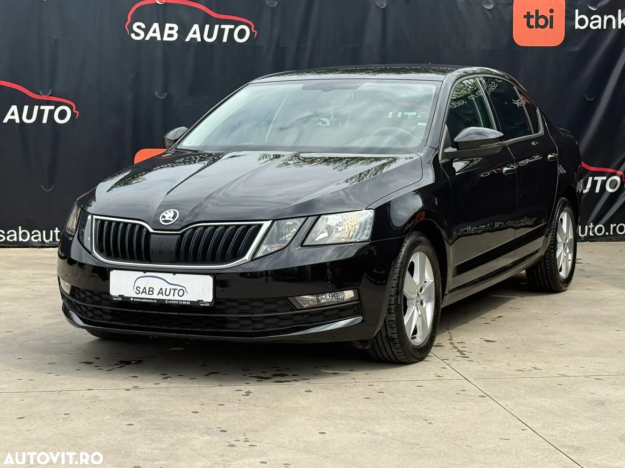 Skoda Octavia 1.6 TDI DSG Ambition - 1