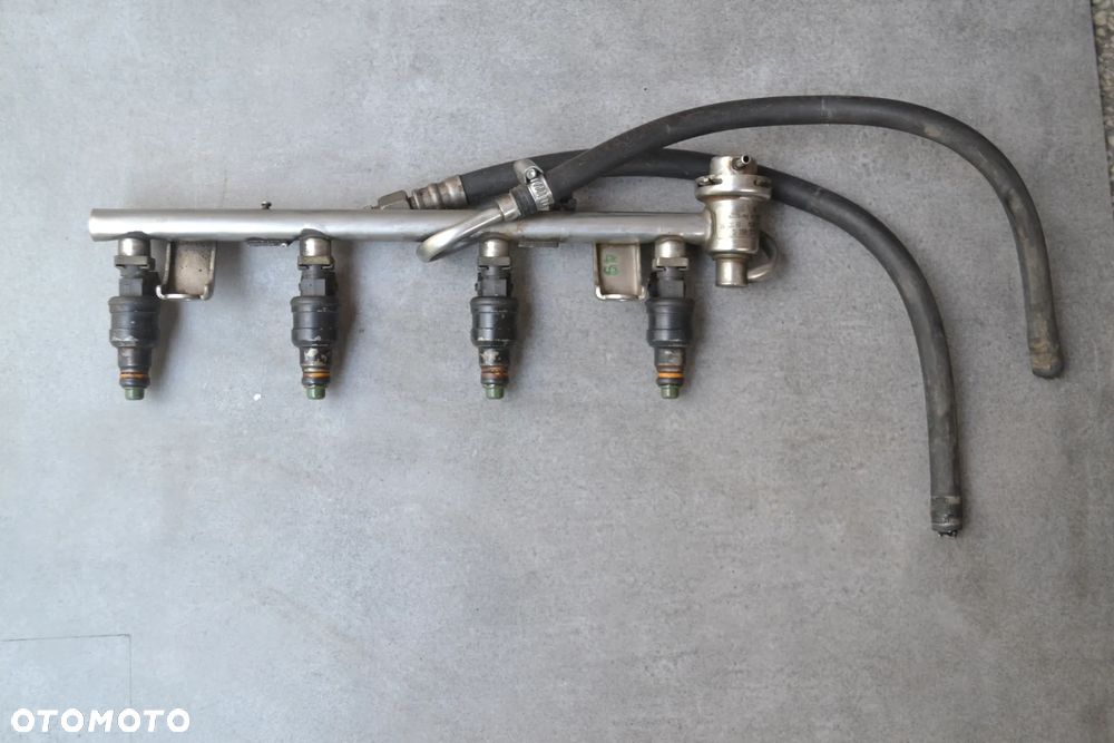 VW PASSAT B5 AUDI A4 1.8 20V LISTWA WTRYSKOWA PALIWA WTRYSKI 058133681C - 2