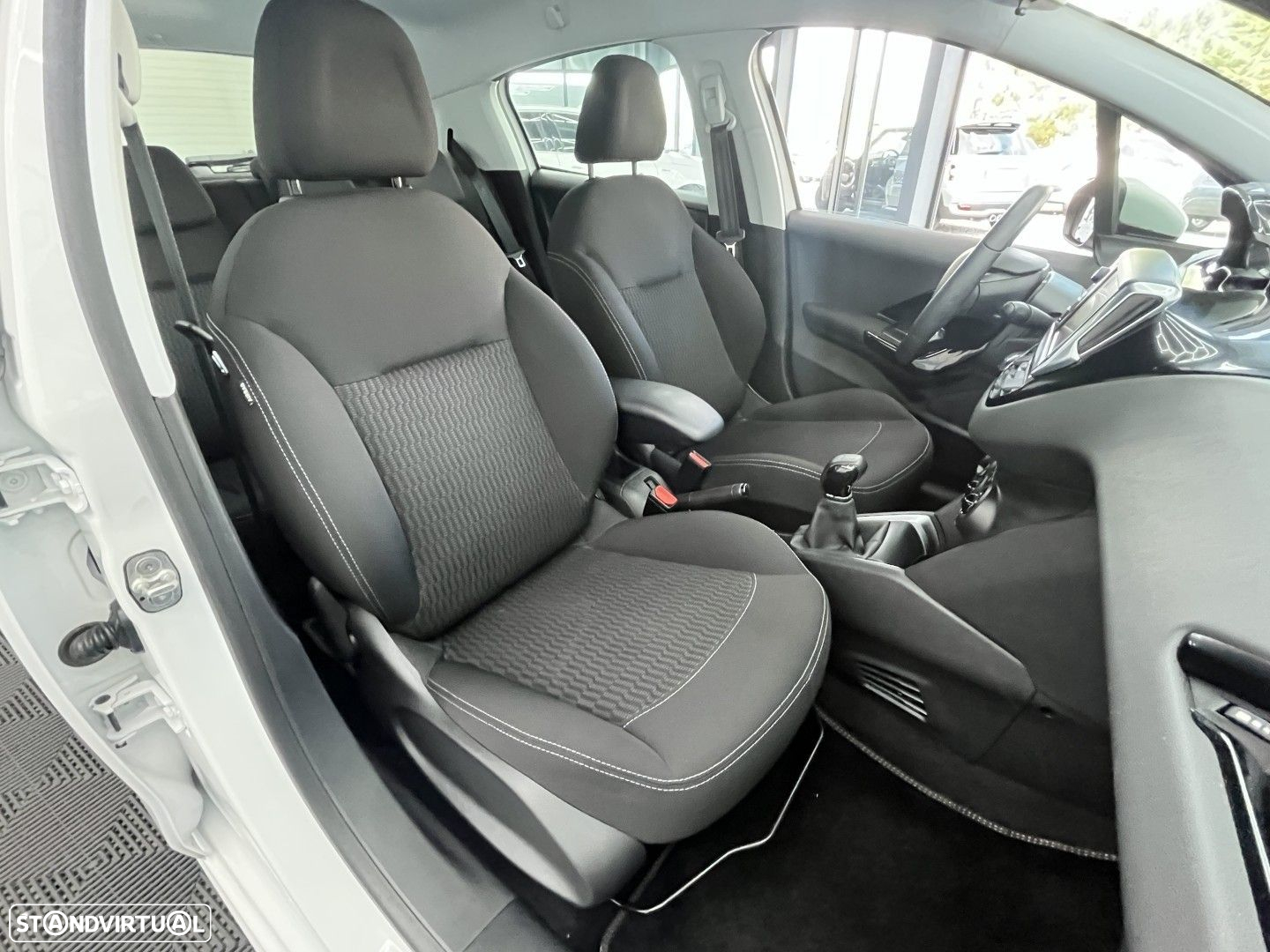 Peugeot 208 1.2 PureTech Active - 13