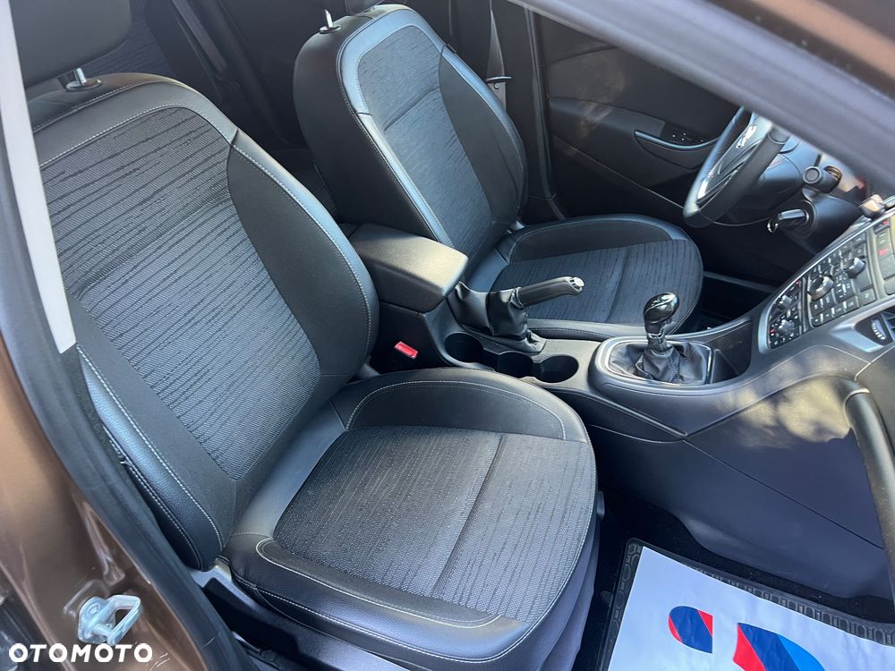 Opel Astra 1.4 T Cosmo S&S - 18