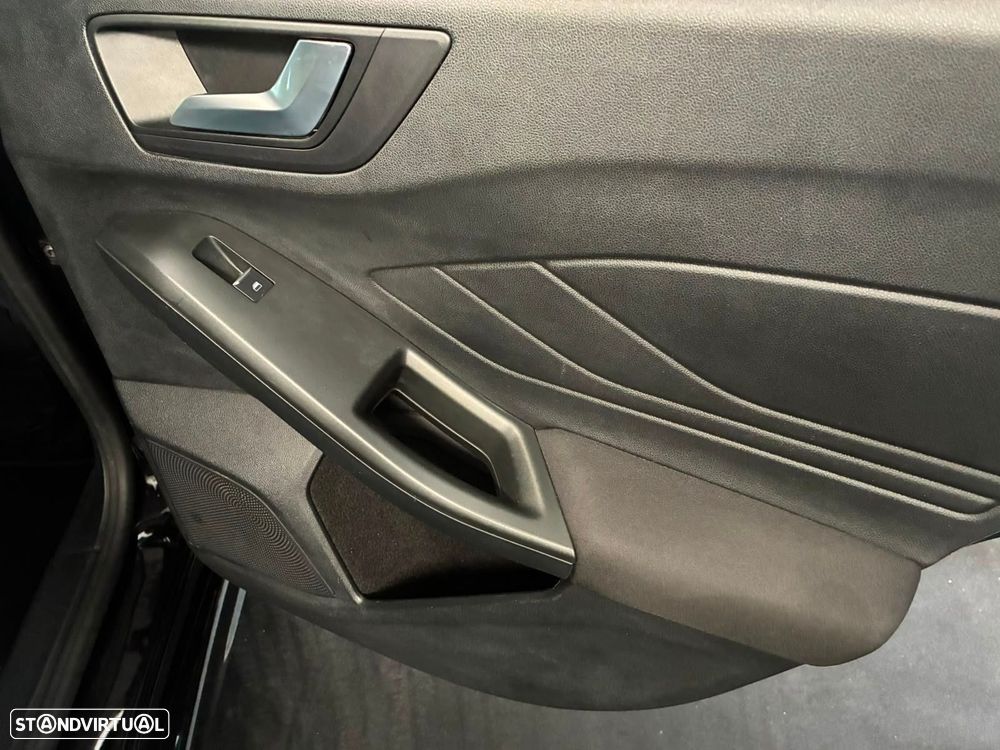 Ford Focus 1.0 EcoBoost MHEV ST-Line X - 37