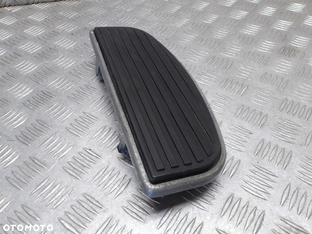Podest podnóżek kierowcy przód lewy KAWASAKI VN 1500 VULCAN NOMAD 1998-2004  PN: 34028-1497 , 92161-1154 - 4