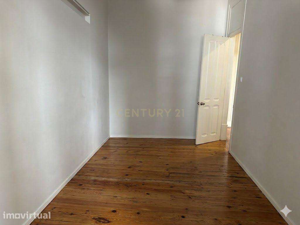 Apartamento de 9 assoalhadas para Venda - com Rendimento Garantido - Grande imagem: 5/18