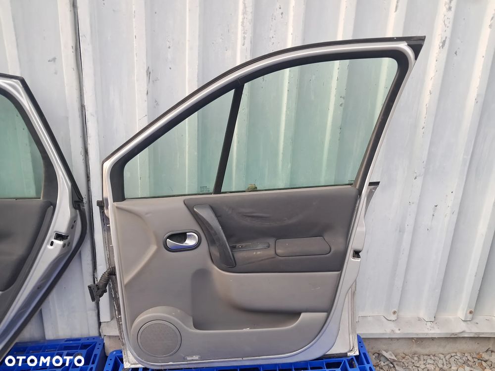 Renault Scenic II 1.6 Benzyna Drzwi - 17