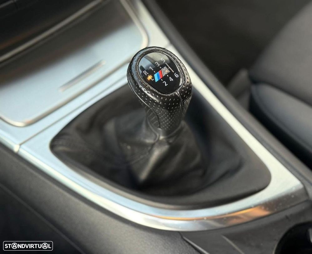 BMW 118 d Pack M - 9