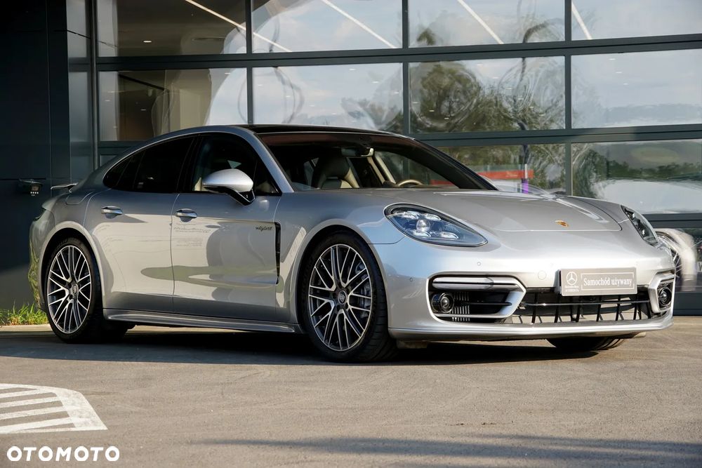 Porsche Panamera 4 E-Hybrid - 9