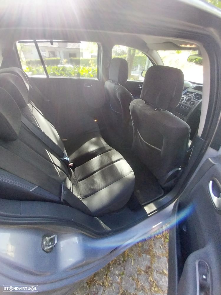 Renault Mégane Break 1.5 dCi C Dynamique - 6