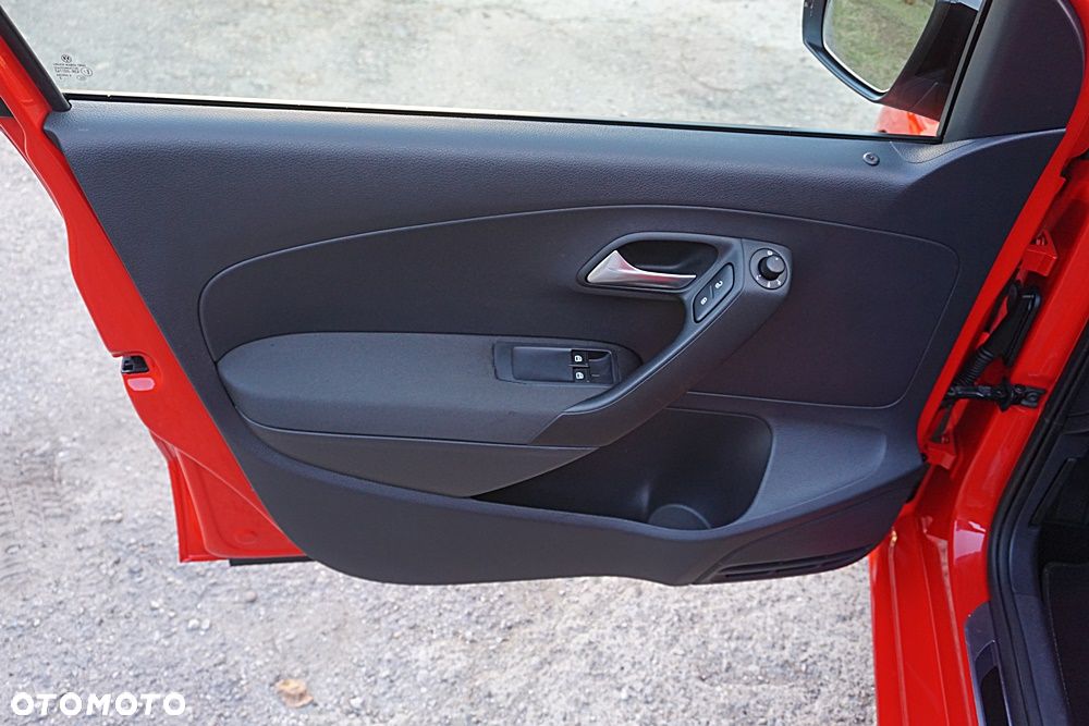 Volkswagen Polo 1.2 MATCH - 33