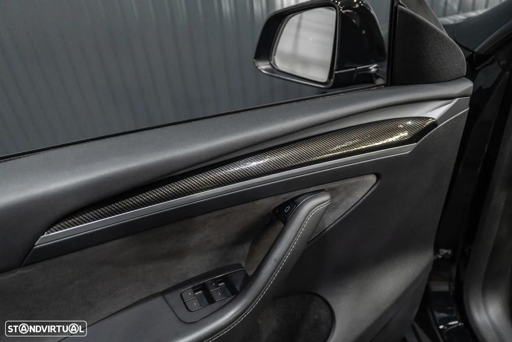 Tesla Model Y Long Range Dual Motor AWD - 18