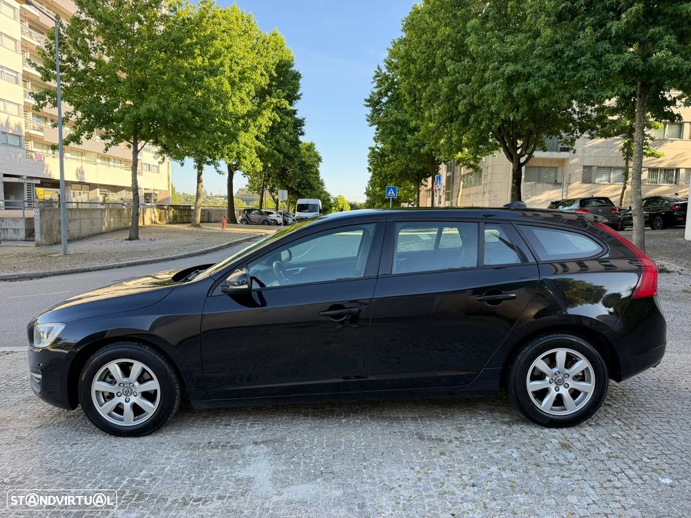 Volvo V60 D2 Momentum - 29