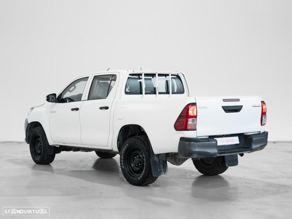 Toyota Hilux 2.4 D-4D 4WD CD - 5