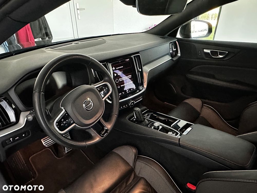 Volvo V60 T6 AWD Recharge Geartronic RDesign - 31
