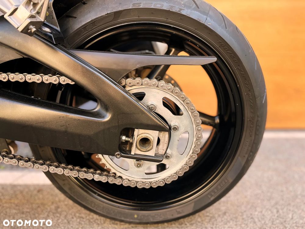 Yamaha FZ - 11
