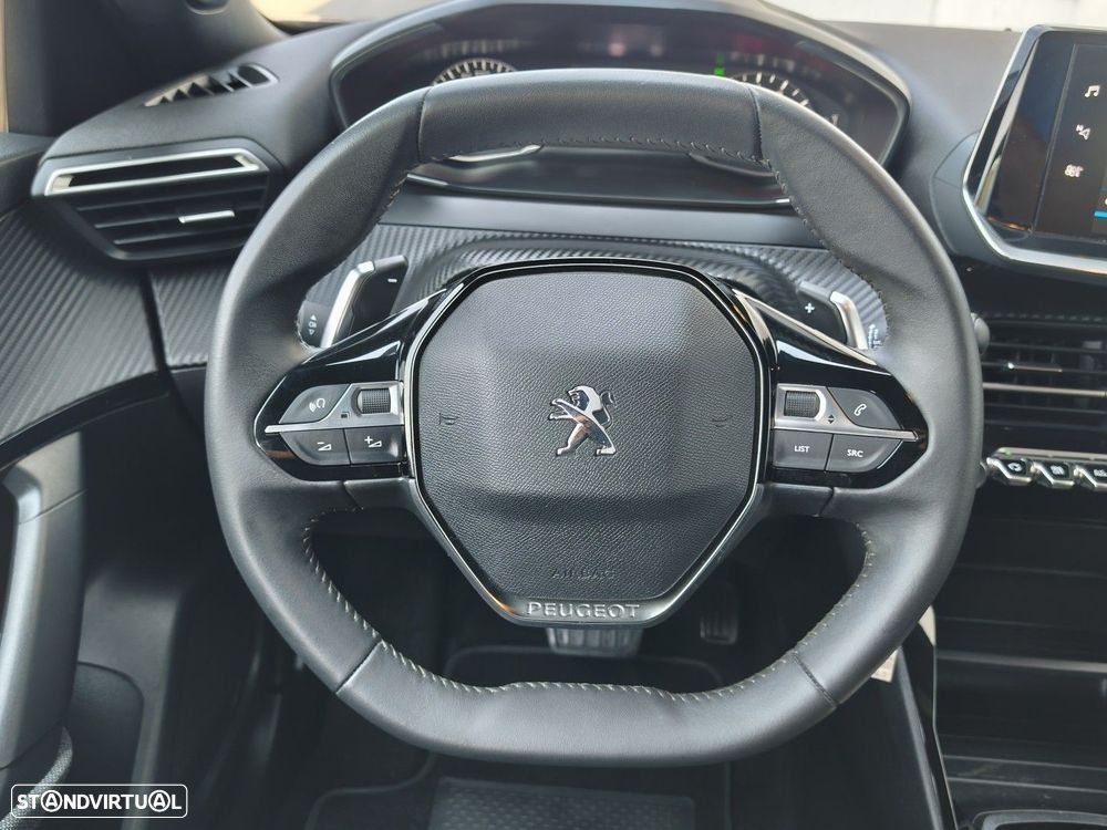 Peugeot 2008 PureTech 130 EAT8 Allure - 4