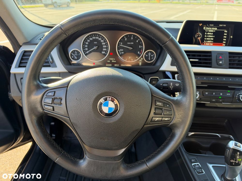 BMW Seria 3 318d Advantage - 26
