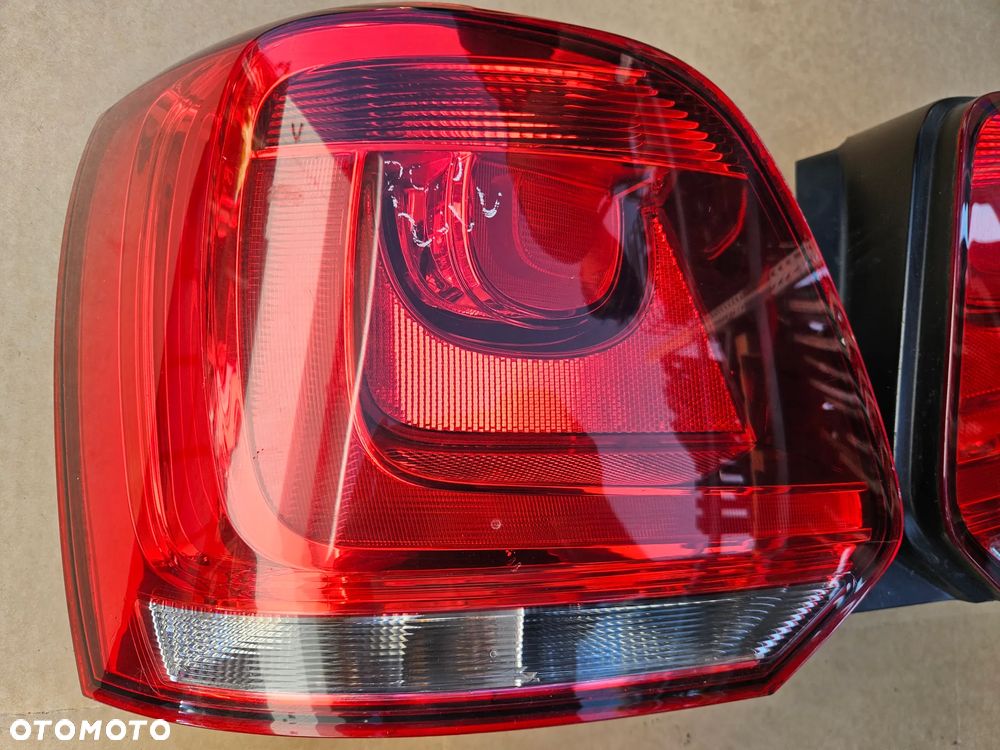 VW Polo lampa tył tylna prawa lewa   6R 12r - 3