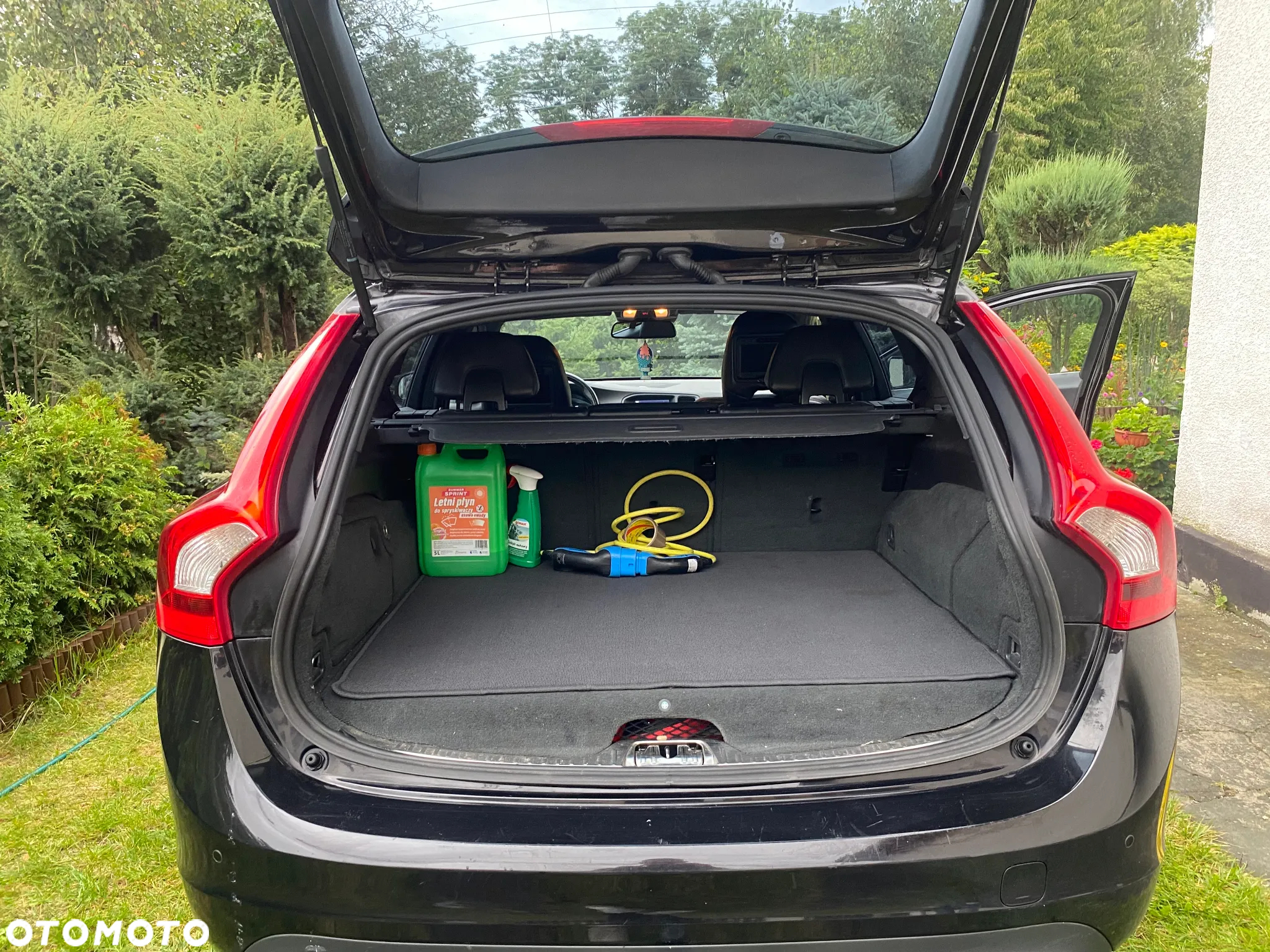 Volvo V60 D6 Plug-In-Hybrid AWD Geartronic Summum - 4
